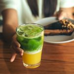 Matcha Latte con Zumo de Naranja: Energía Natural